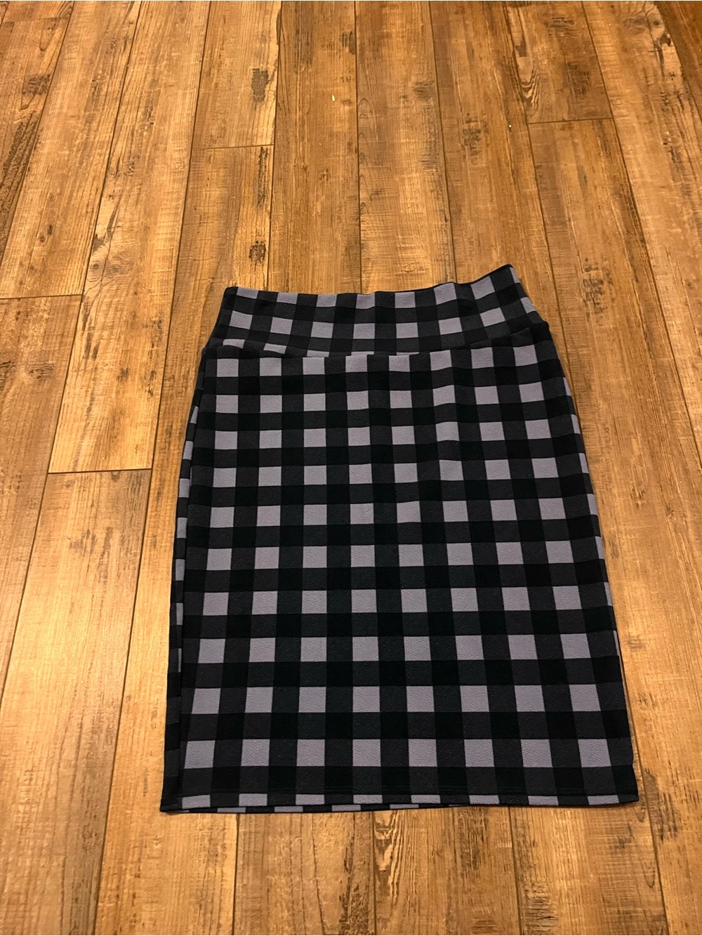 LuLaRoe Black and Gray Buffalo Check Pencil Skirt